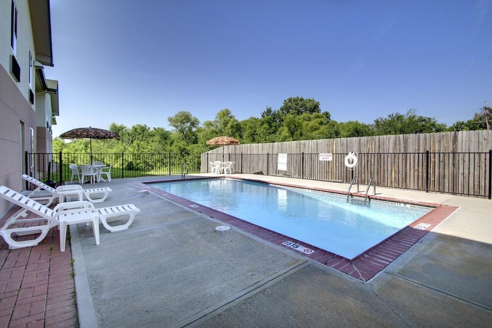Quality Inn Junction City Near Fort Riley Luaran gambar